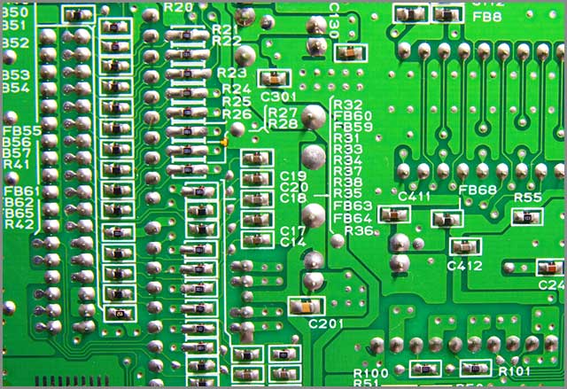 It shows a microchip CPU made up of HDI PCB