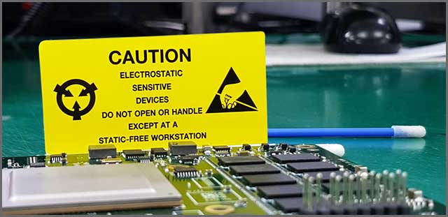 Warning about a device sensitive to static electricity