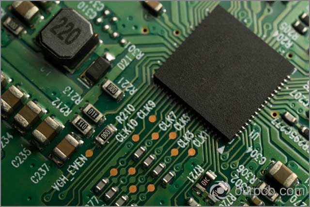 Printed circuit board with SMD and IC on board