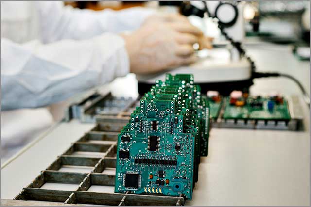 automated PCB assembly services equipment