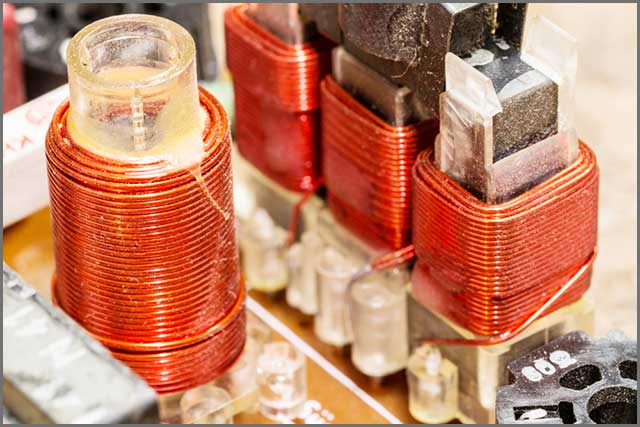 RF Amplifier Design -- Electronic Components