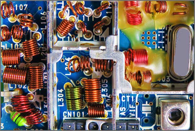 an electronic radio frequency module