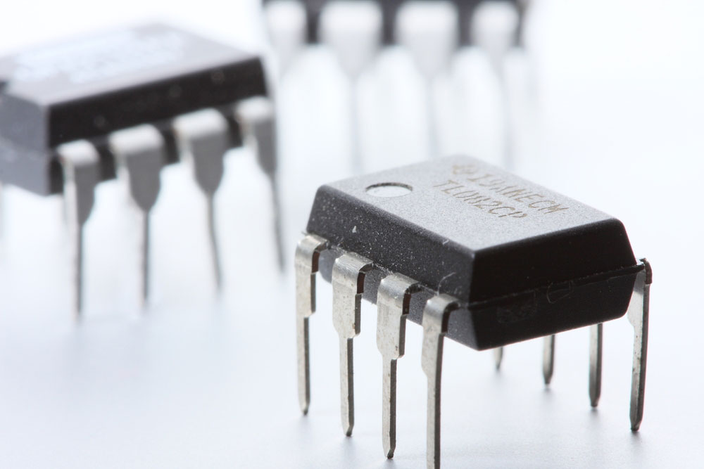  An Op-Amp IC