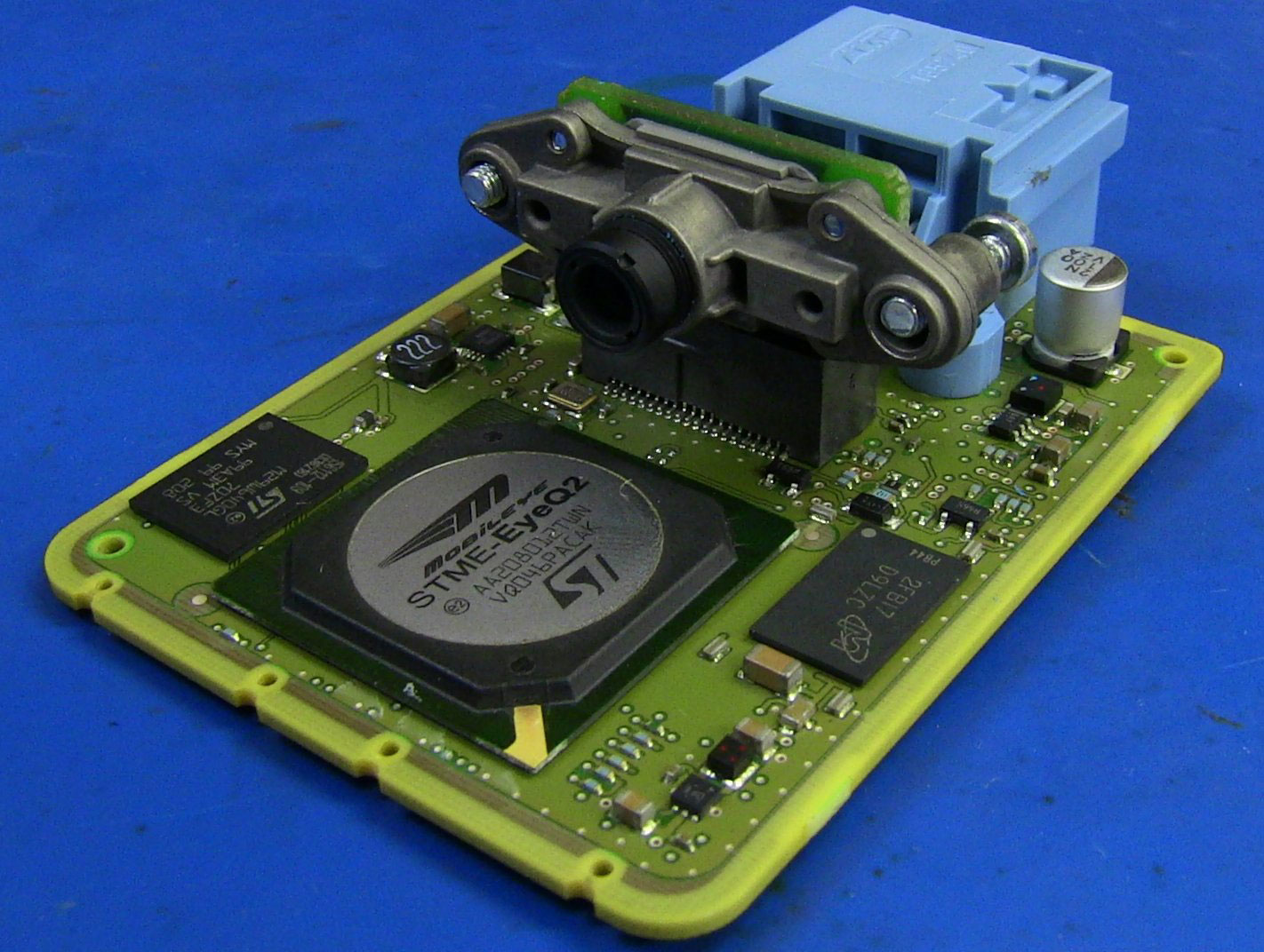 94v0--A lane guidance camera PCB from a Hyundai