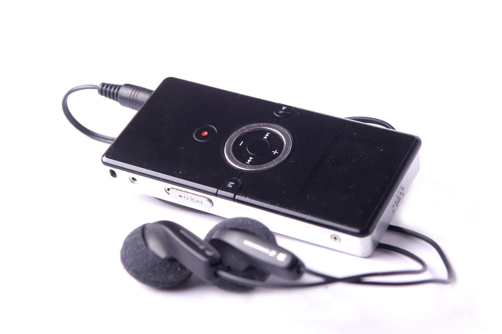 An MP3 player features a supercapacitor. 