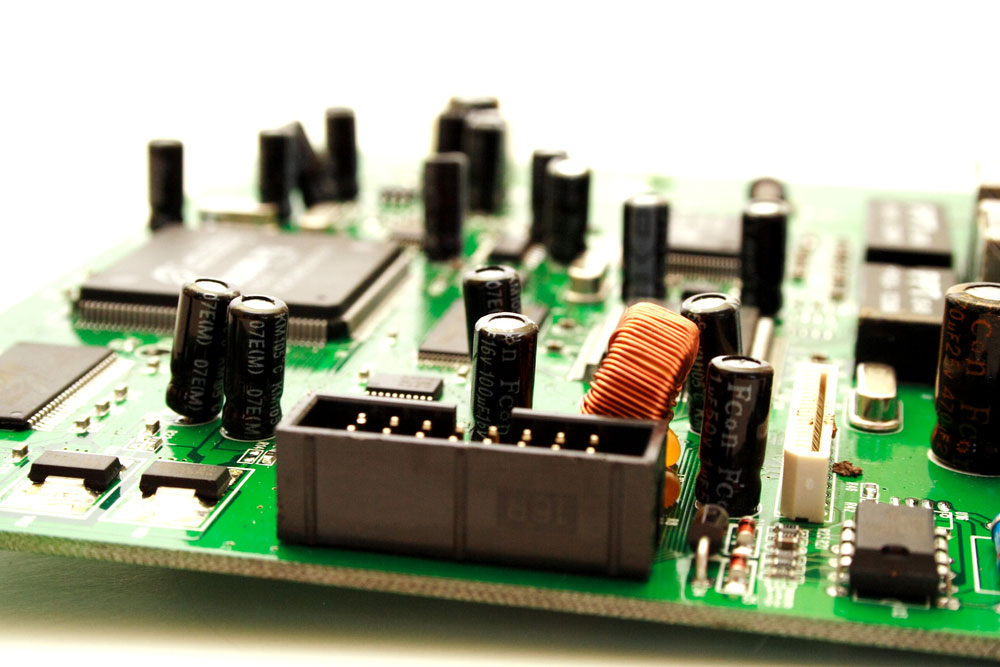 MPSA18 Pinout: a picture of a green computer circuit board transistors