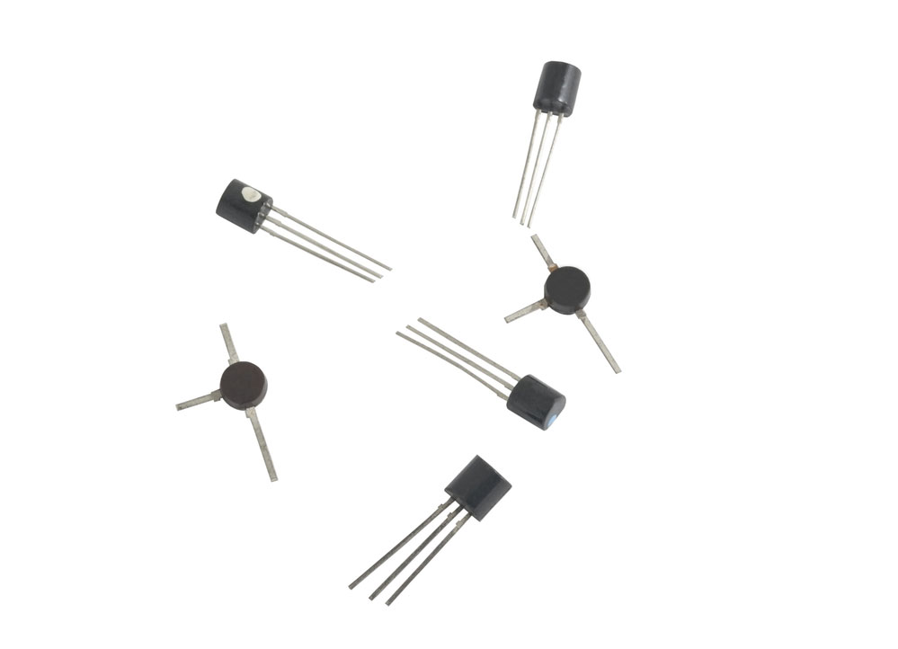 MPSA18 Pinout: a photo of transistors