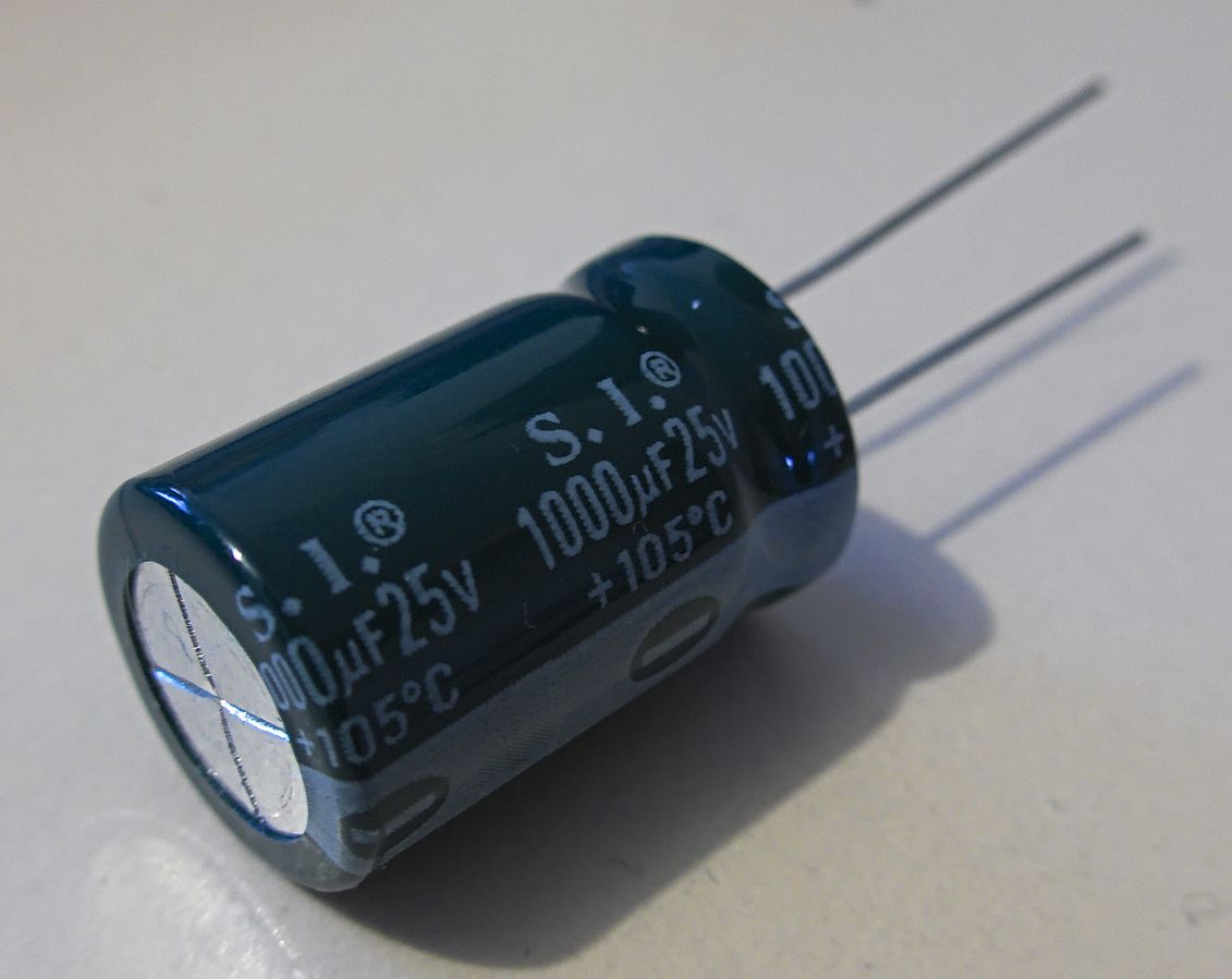 The flyback converter also features capacitors.