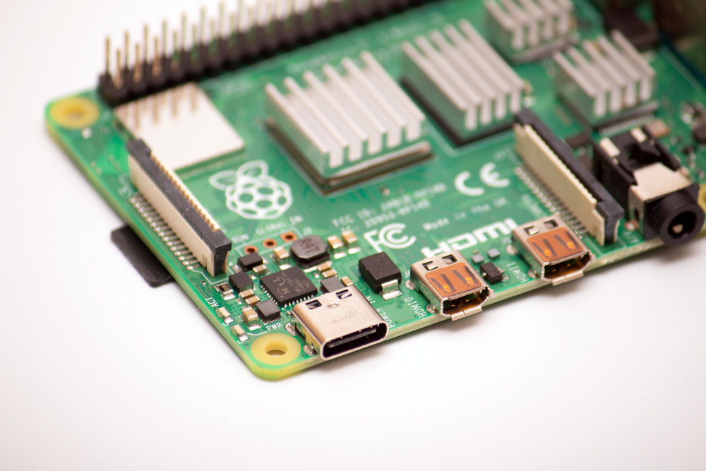 Powered single-board microcomputer Raspberry Pi 4B