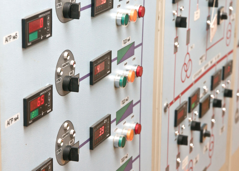 Technical control panel with electric devices