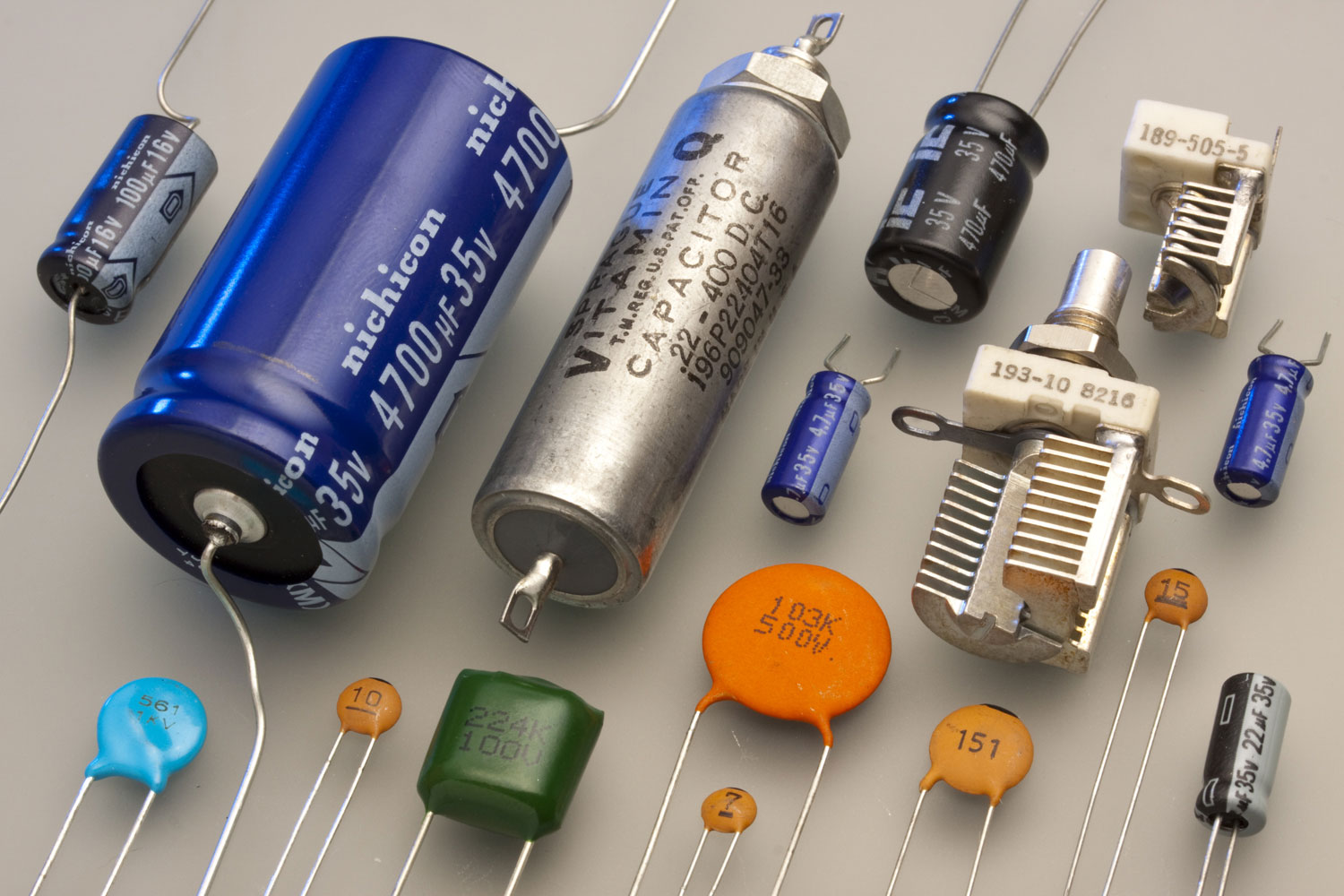 Passive devices (capacitors)