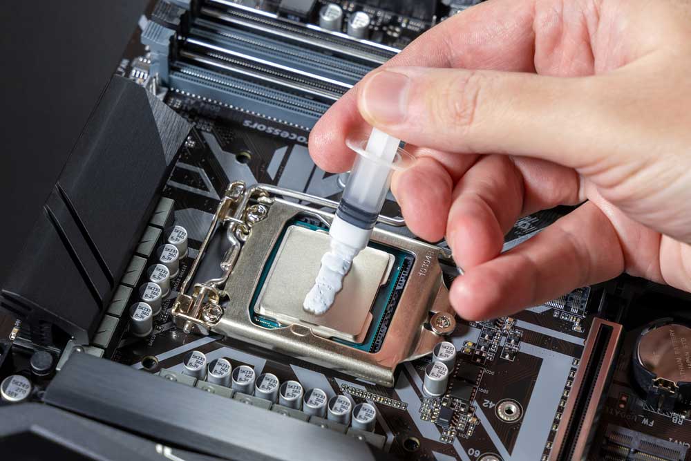 applying thermal paste