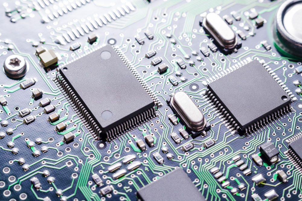 Electronic components on a PCB