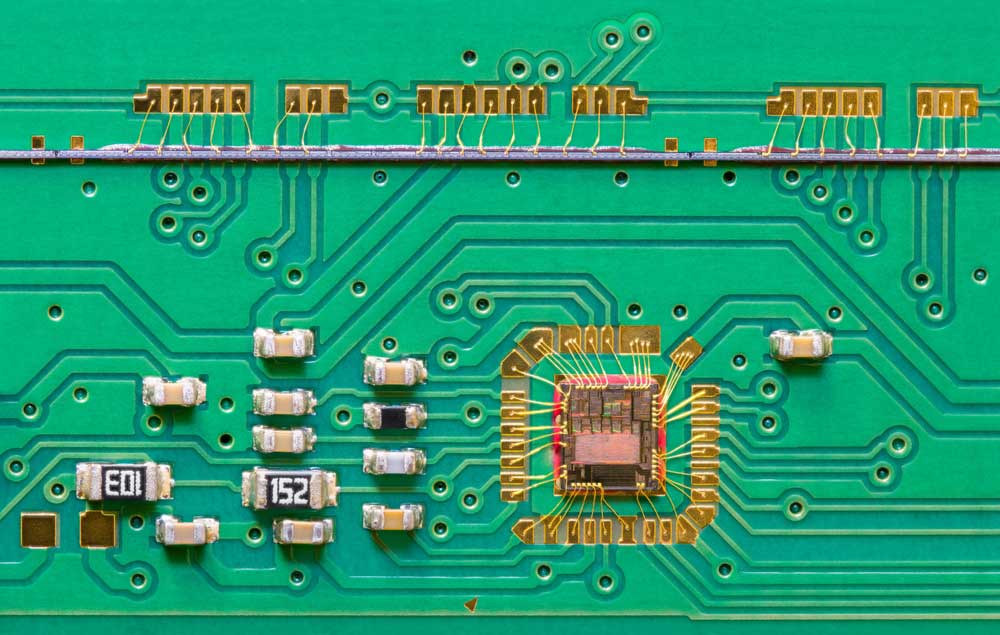 Surface-mount capacitors on a PCB