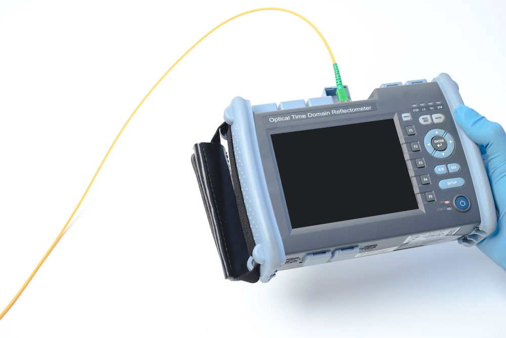 A TDR for checking for discontinuities in fiber optic transmission lines