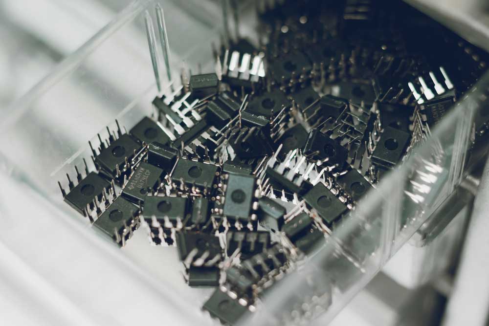 741 op-amp chips