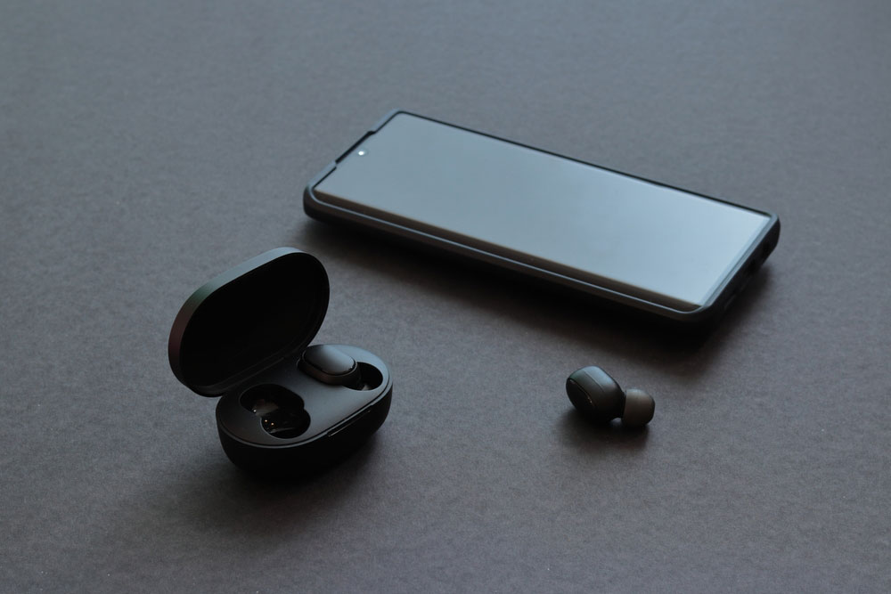 Bluetooth earbuds