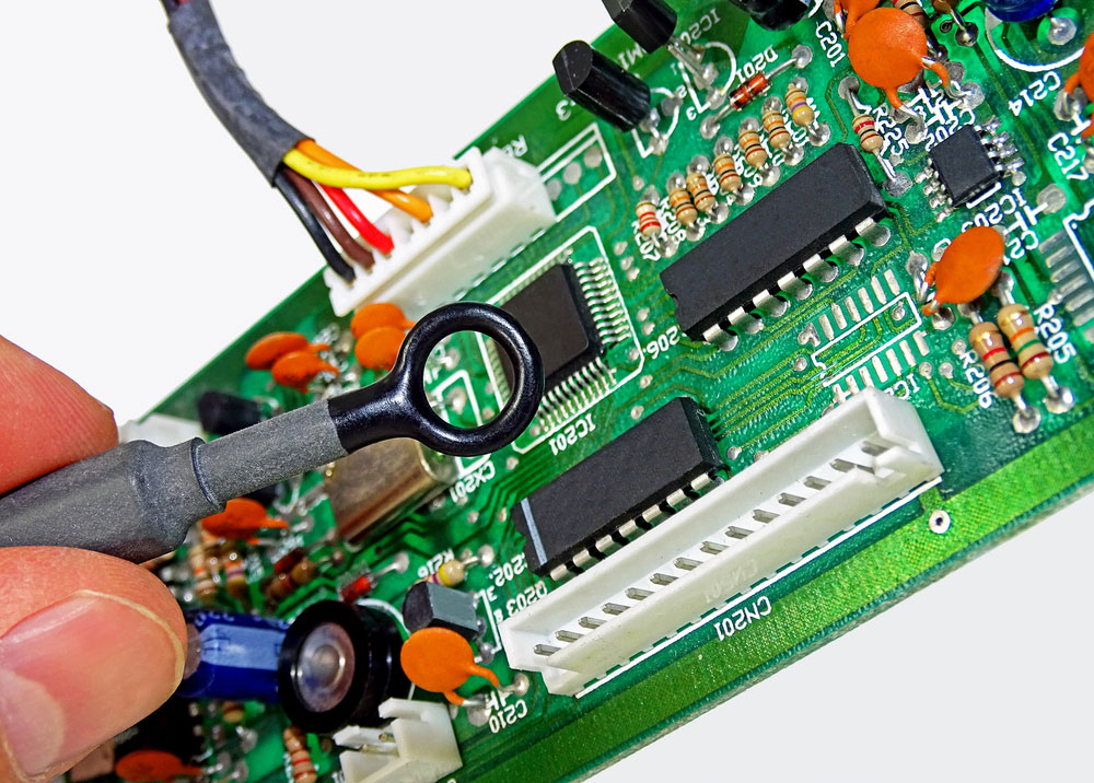 EMC measurement on a PCB using a near-field probe