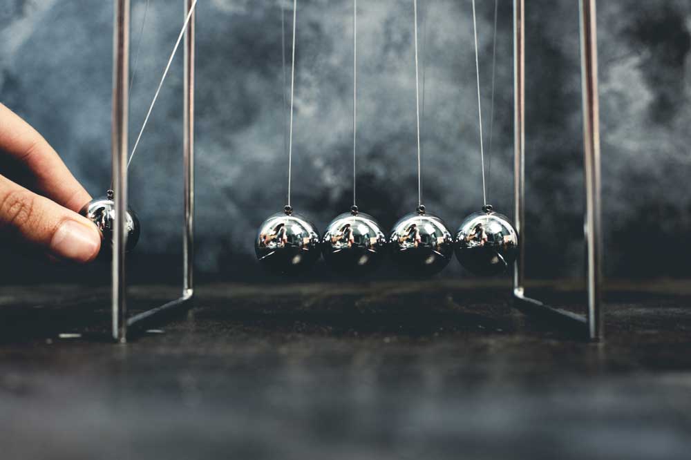 Newton cradle pendulums with steel kinetic balls