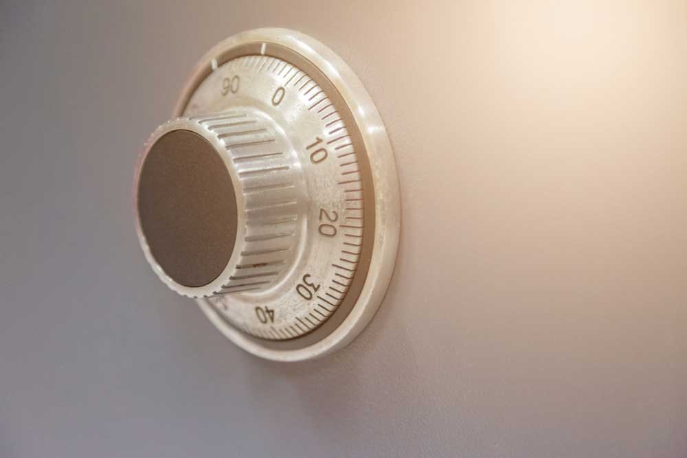 A rotary knob for a mechanical safe